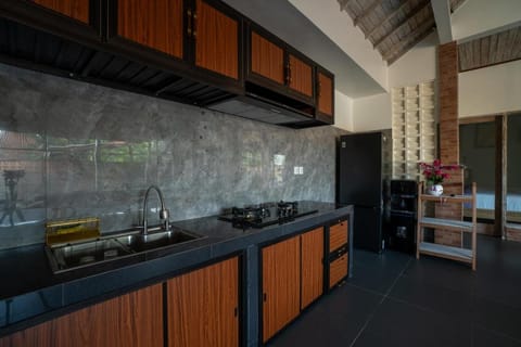 Sundari Bali Guest House Bed and Breakfast in North Kuta