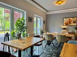 AR Boutique Hotel Heusenstam-SSR Vacation rental in Offenbach