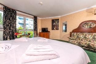 Apartamenty BLACK PEARL Apartment in West Pomeranian Voivodeship, Poland