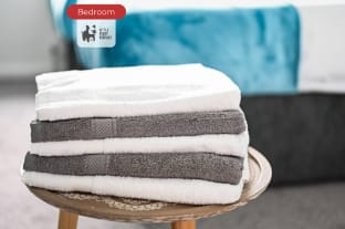 Poolside Family Escape | Luton Vacation rental in Bedford