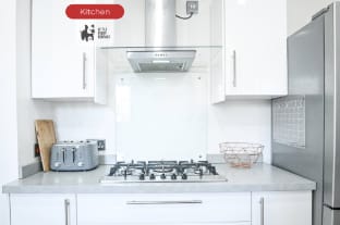 Poolside Family Escape | Luton Vacation rental in Bedford