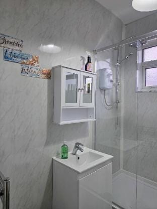 3 Bed Home Free WiFi  Netflix Central Location Vacation rental in Middlesbrough