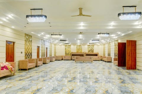 Hotel O by OYO The Suresh Mahal Resort Hotel in Jaipur