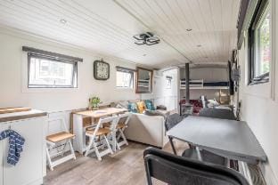 Central Cambridge Widebeam Houseboat Vacation rental in Cambridge