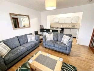 Lovely 2 bed with free parking Vacation rental in Inverness