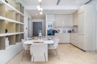 Relaxing 3BR in Palm Jumeirah with Beach Views Apartment in Dubai