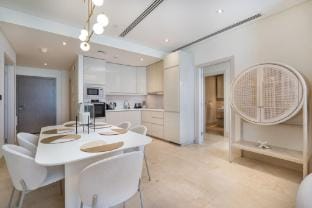 Relaxing 3BR in Palm Jumeirah with Beach Views Apartment in Dubai