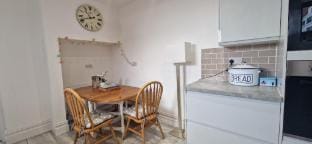 Restful Harbourside Apartment with Garden Apartment in Bristol