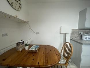 Restful Harbourside Apartment with Garden Apartment in Bristol