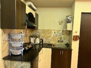 Private 1BHK Stay Pool+Gym+Balcony+Gated in Jaipur Vacation rental in Jaipur