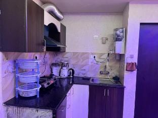 Private 1BHK Stay Pool+Gym+Balcony+Gated in Jaipur Vacation rental in Jaipur