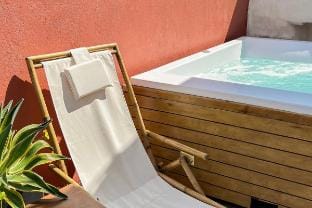Central old Town house with jacuzzi and yard,4ppl Vacation rental in Chania