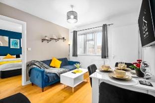 City Centre 2 Bedroom 5 Beds Apt with Free Parking Vacation rental in Metropolitan Borough of Solihull