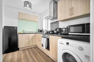 City Centre 2 Bedroom 5 Beds Apt with Free Parking Vacation rental in Metropolitan Borough of Solihull