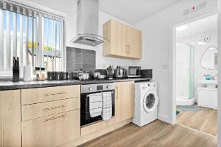 City Centre 2 Bedroom 5 Beds Apt with Free Parking Vacation rental in Metropolitan Borough of Solihull