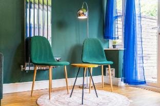 #48 Royal Leamington stylish 4 Bd 2 bath Parking Vacation rental in Royal Leamington Spa