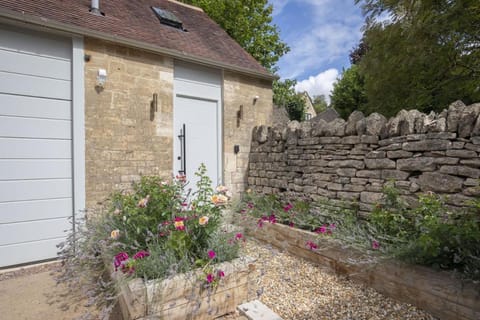 Luxury 1-Bed Annex on Rodborough Common Vacation rental in Stroud