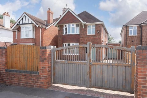 Lythwood House Vacation rental in Gloucester