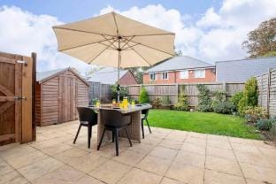 Modern 4 Bed 3 Bath Home Close to the Town Centre Vacation rental in Cheltenham