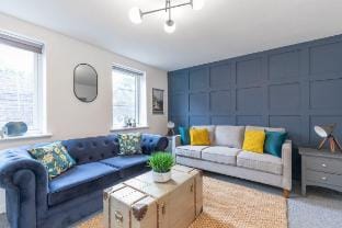 Modern 4 Bedroom 4 Bathroom Home in Cheltenham Vacation rental in Cheltenham