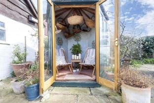 Beautiful 4 Bedroom Cotswold Thatched Cottage Vacation rental in Cotswold District