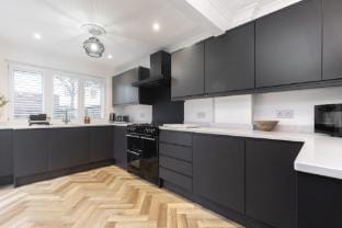 Peaceful 3-Bed Home in Tivoli Vacation rental in Cheltenham