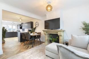 Peaceful 3-Bed Home in Tivoli Vacation rental in Cheltenham