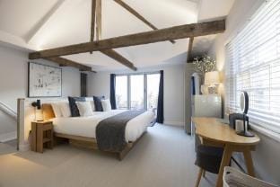 Stunning and Contemporary 2 Bed Home in Lansdown Vacation rental in Cheltenham