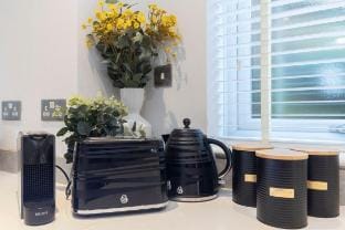 Stylish 5-Bed Detached Home Close to Cheltenham Vacation rental in Cheltenham