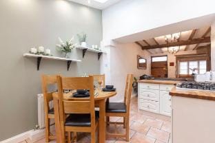Charming 3-Bed Cottage in Central Stroud Vacation rental in Stroud