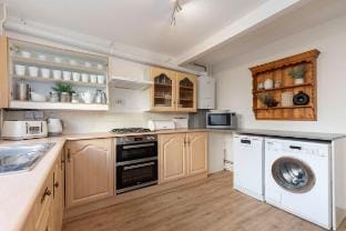 Tranquil Home on Leckhampton Hill with EV Charger Vacation rental in Cheltenham