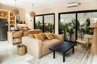 PROMO! New Lux 1 bedroom villa, 2 minutes to beach Villa in North Kuta