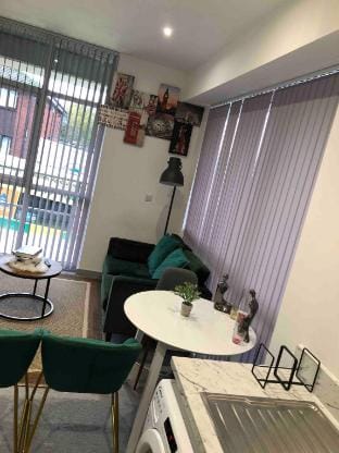 Home Away From Home1 Apartment in Stourbridge