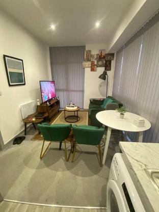 Home Away From Home1 Apartment in Stourbridge