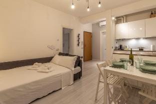 The Alley house: 2 bedrooms, Wi-Fi A/C Apartment in Modena