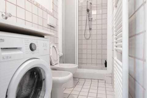 Turati Apartments - Bologna Short Rental Apartment in Bologna