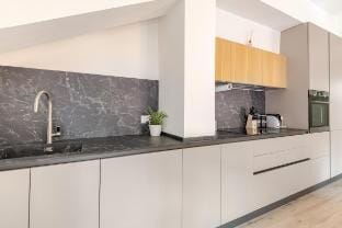 Green Lux-Via Canalino| Pass ZTL&Parking A/C WiFi Vacation rental in Modena