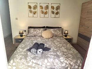 Cherry Blossom Apt Courtyard-5min Walk to Centre Vacation rental in Malta