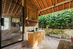 Villa Joglo Gnosis Vacation rental in Kediri