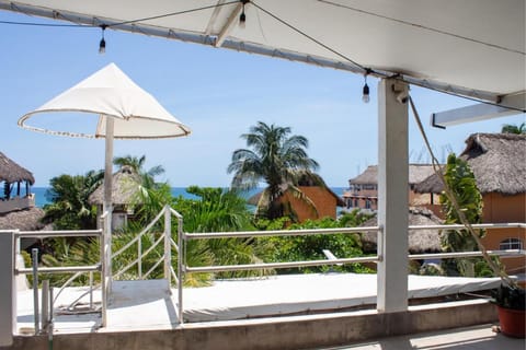 Casa Daikiri Hostel Zicatela Beach Bed and Breakfast in Brisas de Zicatela