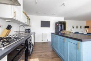 Modern apartment near Saughton Rose Gardens Apartment in Edinburgh