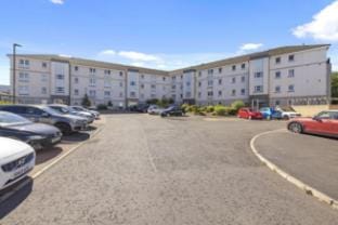 Modern apartment near Saughton Rose Gardens Apartment in Edinburgh