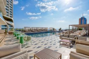 Official Mercury Suites | With Rooftop Pool Access Apartment in Saint Julians