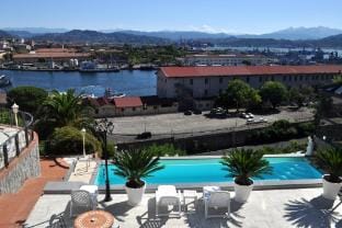 VILLA NINA Bed and Breakfast in La Spezia