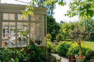 Private and Prestigious Luxury Home Country House in Edinburgh