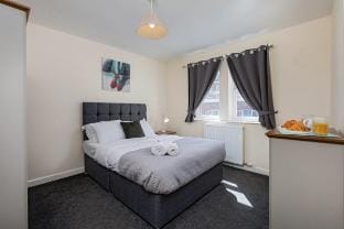 Spacious Luxurious Serviced Accommodation 6 Vacation rental in Barrow-in-Furness