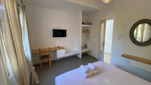 Core Of Fira 3 Bedroom Apartment Vacation rental in Thera