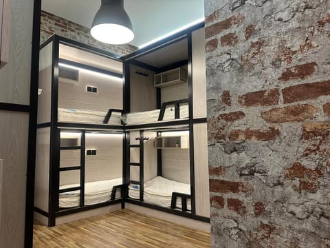 Affordable Luxury Capsule Bed in Barsha Near Metro Hotel in Dubai