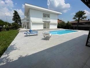 White House Apartment in Lainate