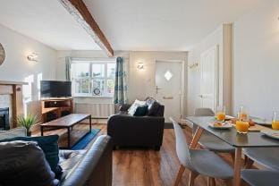 Cottage House | Peaceful Retreat Vacation rental in Macclesfield